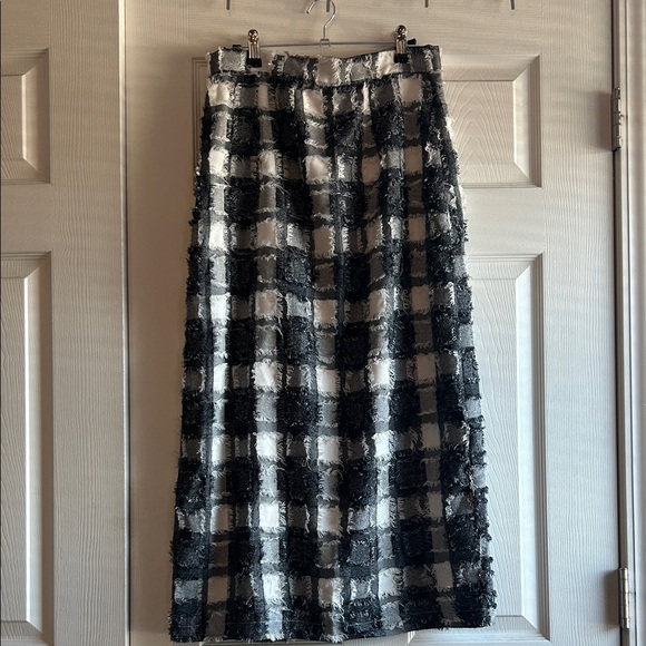 Dresses & Skirts - Chic Black and White Checkered Skirt